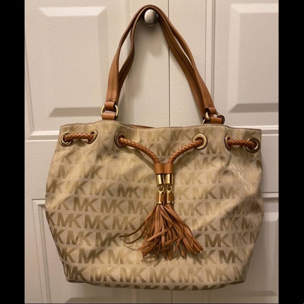 Michael Kors Jet Set Gathered Tote